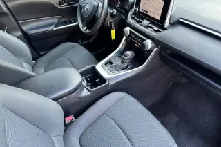 Toyota RAV4 2025 AWD LE 4dr SUV
