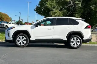 Toyota RAV4 2025 AWD LE 4dr SUV