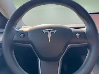 Tesla Model 3 2023 Sedán de 4 puertas