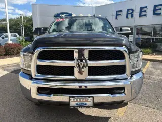 Ram 3500 2015 4x4 SLT 4p. Cabina de tripulación completa 8 ft. LB DRW Pickup
