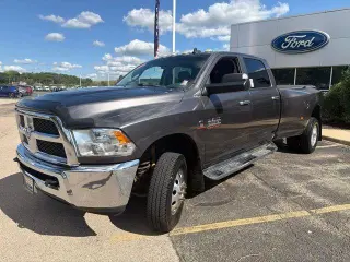 Ram 3500 2015 4x4 SLT 4p. Cabina de tripulación completa 8 ft. LB DRW Pickup