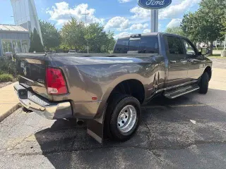 Ram 3500 2015 4x4 SLT 4p. Cabina de tripulación completa 8 ft. LB DRW Pickup