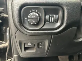 Ram 1500 2019 4x4 Laramie 4dr Crew Cab 5.6 ft. SB Pickup