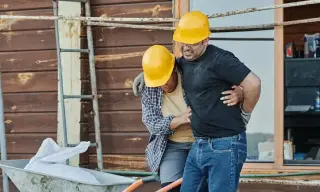 ⚖️ ¿Te lastimaste en el trabajo? ¡Podemos ayudarte !