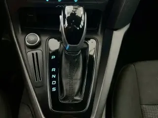 Ford Focus 2017 SEL 4dr Sedán