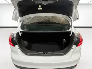 Ford Focus 2017 SEL 4dr Sedán