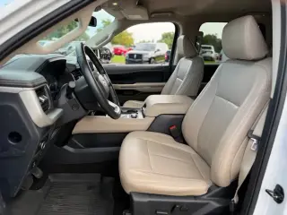 Ford Expedition 2023 4x4 XLT 4p SUV