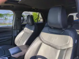 Ford Explorer 2023 AWD ST 4p SUV