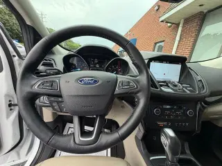 Ford Escape 2019 AWD Titanium SUV 4 puertas