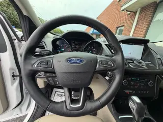 Ford Escape 2019 AWD Titanium SUV 4 puertas