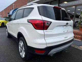 Ford Escape 2019 AWD Titanium SUV 4 puertas