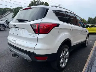 Ford Escape 2019 AWD Titanium SUV 4 puertas
