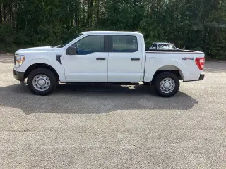 Ford F-150 2022 4x4 XL 4 puertas SuperCrew 5.5 pies SB