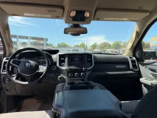 Ram 1500 2019 4x4 Big Horn 4dr Crew Cab 5.6 ft. SB Pickup