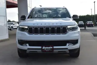 Jeep Wagoneer L 2023 4x4 Serie II SUV de 4 puertas