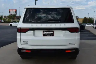 Jeep Wagoneer L 2023 4x4 Serie II SUV de 4 puertas