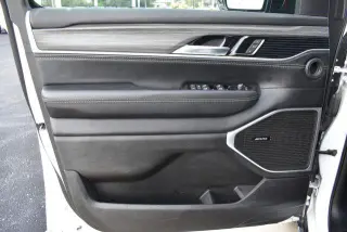 Jeep Wagoneer L 2023 4x4 Serie II SUV de 4 puertas