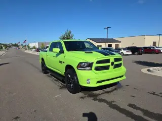 Camioneta Ram 1500 2017 4x4 Sport 4 puertas Crew Cab batea de 5.5 pies