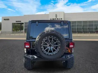Jeep Wrangler 2024 4x4 Sport SUV de 4 puertas
