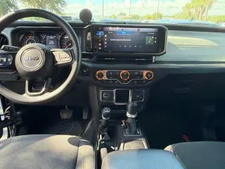 Jeep Wrangler 2024 4x4 Sport SUV de 4 puertas