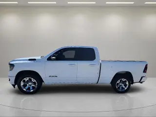 Ram 1500 2022 4x4 Big Horn 4 puertas Quad Cab 6.4 pies SB Pickup
