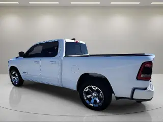 Ram 1500 2022 4x4 Big Horn 4 puertas Quad Cab 6.4 pies SB Pickup