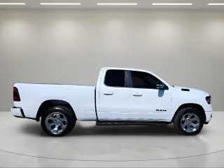 Ram 1500 2022 4x4 Big Horn 4 puertas Quad Cab 6.4 pies SB Pickup