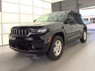 Jeep Grand Cherokee 2023 4x4 Laredo SUV de 4 puertas