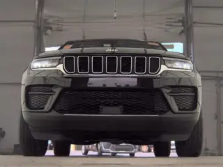 Jeep Grand Cherokee 2023 4x4 Laredo SUV de 4 puertas