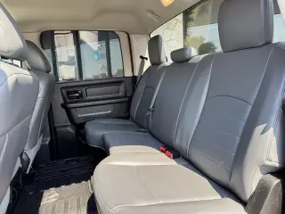 Camioneta Pickup Ram 1500 Classic 2019 4x4 Tradesman de 4 puertas, cabina doble (Crew Cab) y caja de 5.5 pies