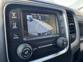 Camioneta Pickup Ram 1500 Classic 2019 4x4 Tradesman de 4 puertas, cabina doble (Crew Cab) y caja de 5.5 pies