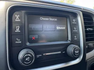 Camioneta Pickup Ram 1500 Classic 2019 4x4 Tradesman de 4 puertas, cabina doble (Crew Cab) y caja de 5.5 pies