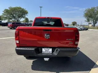 Camioneta Pickup Ram 1500 Classic 2019 4x4 Tradesman de 4 puertas, cabina doble (Crew Cab) y caja de 5.5 pies