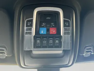 Ram 1500 2025 4x4 Laramie Cabina Tripulación 4p caja de 5.6 pies Pickup