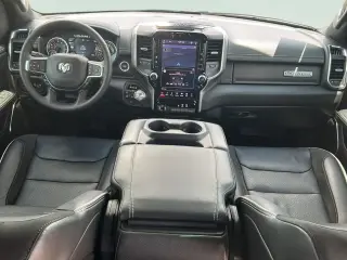 Ram 1500 2025 4x4 Laramie Cabina Tripulación 4p caja de 5.6 pies Pickup