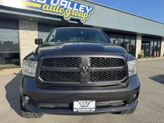 Ram 1500 Classic 2019 4x4 Lone Star Silver Cabina Crew Cab de 4 puertas y caja corta de 6.3 pies