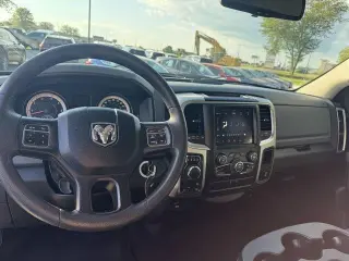 Ram 1500 Classic 2019 4x4 Lone Star Silver Cabina Crew Cab de 4 puertas y caja corta de 6.3 pies