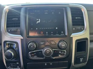 Ram 1500 Classic 2019 4x4 Lone Star Silver Cabina Crew Cab de 4 puertas y caja corta de 6.3 pies