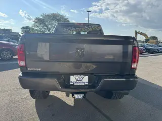 Ram 1500 Classic 2019 4x4 Lone Star Silver Cabina Crew Cab de 4 puertas y caja corta de 6.3 pies