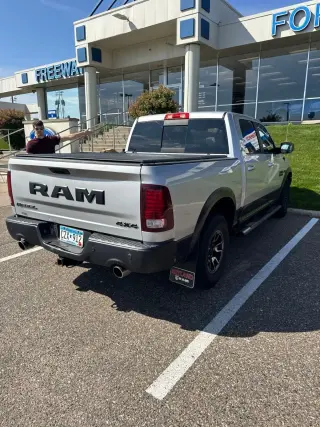 Ram 1500 2017 4x4 Rebel de 4 puertas, cabina tripulación, batea de 5.5 pies