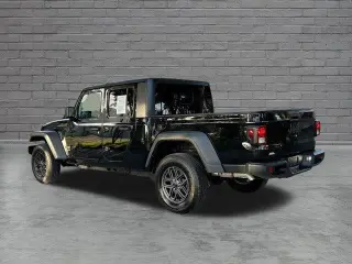 Jeep Gladiator 2025 4x4 Big Bear 4 puertas Doble Cabina Caja Corta de 5.0 pies