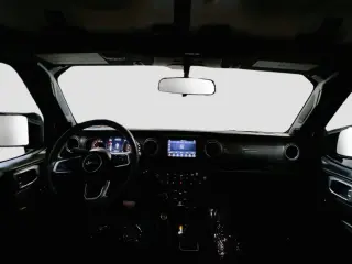 Jeep Wrangler Unlimited 2018 4x4 Sahara 4 puertas SUV (lanzamiento de mitad de año)