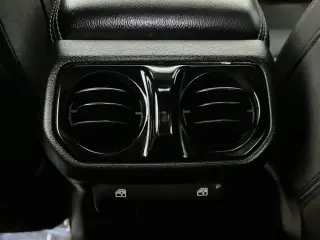 Jeep Wrangler Unlimited 2018 4x4 Sahara 4 puertas SUV (lanzamiento de mitad de año)