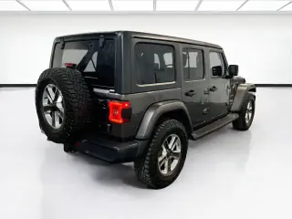 Jeep Wrangler Unlimited 2018 4x4 Sahara 4 puertas SUV (lanzamiento de mitad de año)