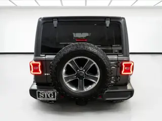 Jeep Wrangler Unlimited 2018 4x4 Sahara 4 puertas SUV (lanzamiento de mitad de año)