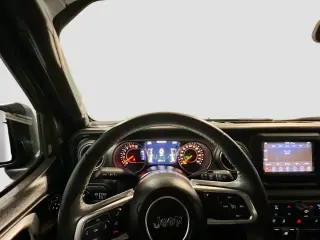 Jeep Wrangler Unlimited 2018 4x4 Sahara 4 puertas SUV (lanzamiento de mitad de año)