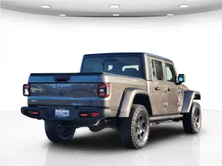 Jeep Gladiator 2022 4x4 Mojave 4 puertas Crew Cab 5.0 pies SB