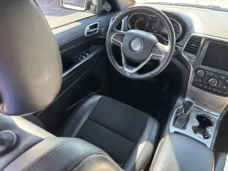 Jeep Grand Cherokee 2018 4x4 Laredo 4p SUV