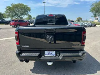 Ram 1500 2021 4x4 Big Horn 4dr Crew Cab 5.6 ft. SB Camioneta