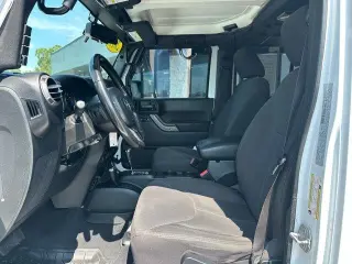 Jeep Wrangler JK Ilimitado 2018 4x4 Sport 4p SUV